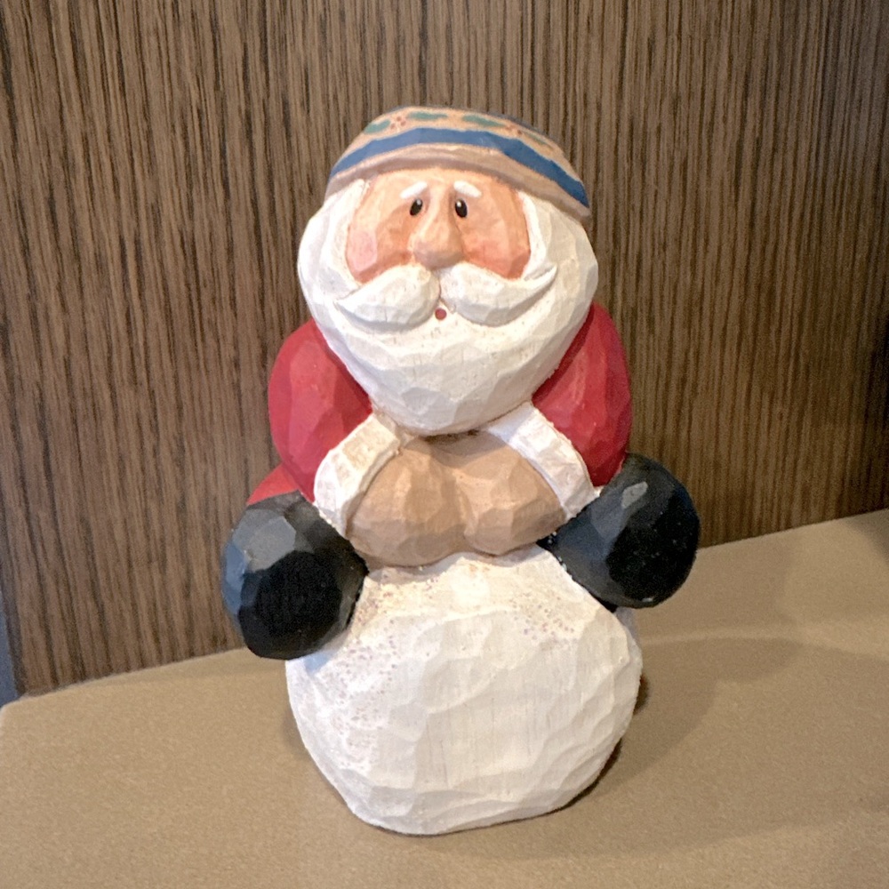 Eddie Walker Midwest‎ of Cannon Falls Santa Sitting on Snowball Figure